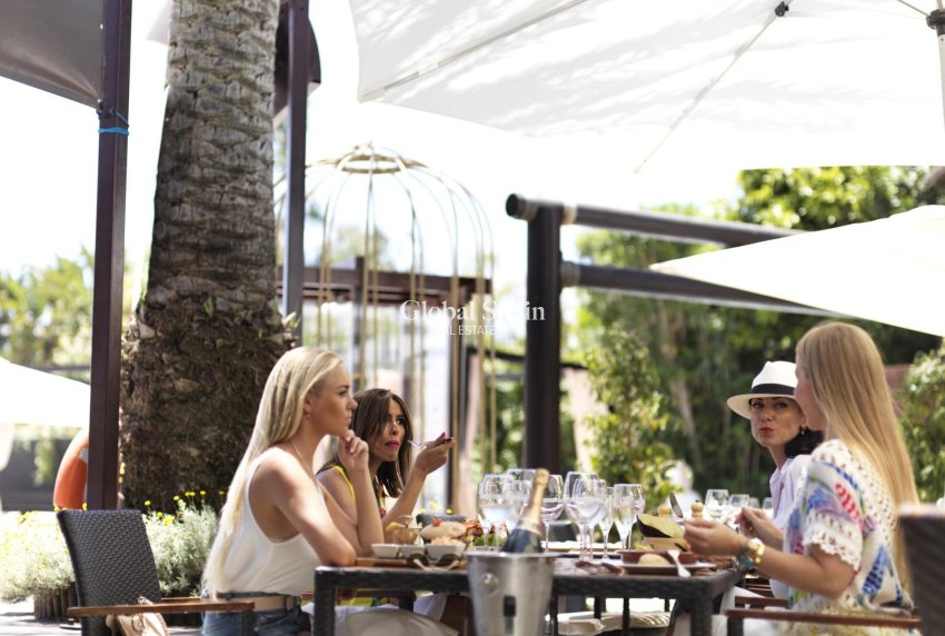 Nowo zbudowane - Daszek -
MARBELLA - 