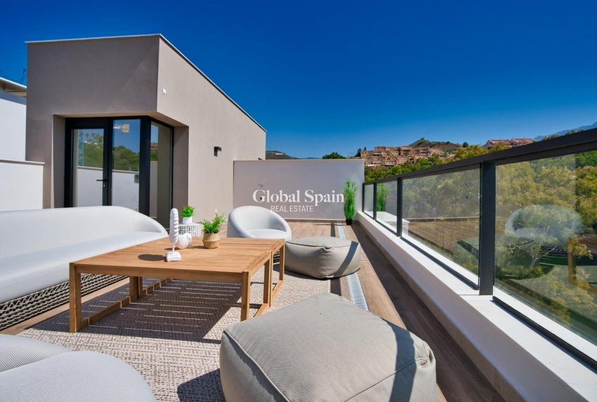 Nowo zbudowane - Daszek -
MARBELLA - 