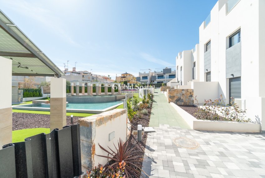 Nowo zbudowane - Daszek -
TORREVIEJA - LOS BALCONES - LOS ALTOS