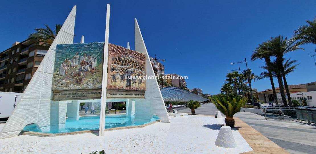Nowo zbudowane - Daszek - Torrevieja - Playa de los Locos