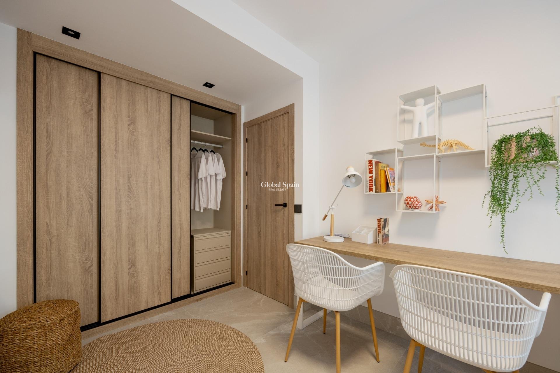 Nowo zbudowane - DOM -
ISTÁN - 