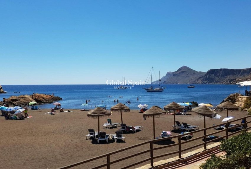 Nowo zbudowane - DOM -
LA UNIÓN - centro