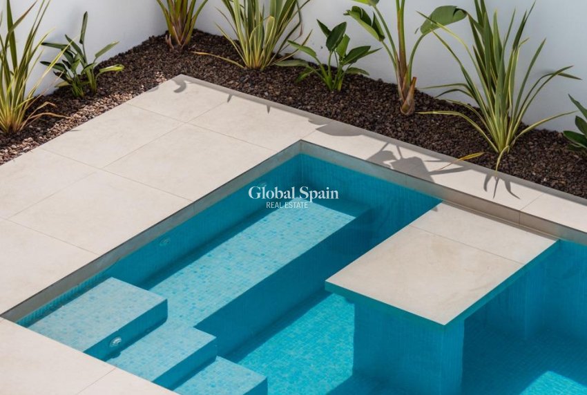 Nowo zbudowane - DOM -
LOS ALCÁZARES