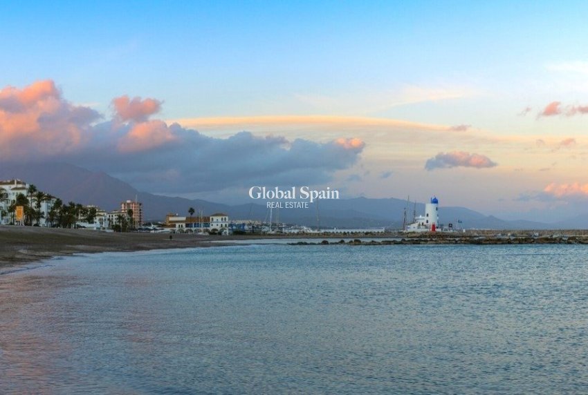 Nowo zbudowane - DOM -
MANILVA - Punta chullera