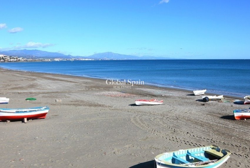 Nowo zbudowane - DOM -
MANILVA - Punta chullera