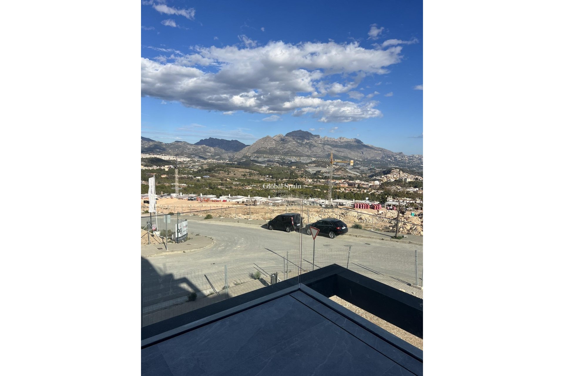 Nowo zbudowane - DOM -
POLOP - 