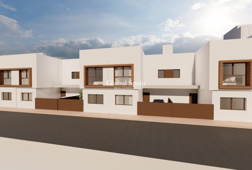 Nowo zbudowane - DOM -
SAN JAVIER - 