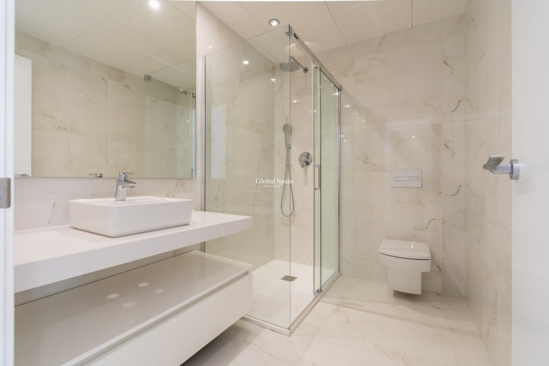 Nowo zbudowane - MIESZKANIE -
BENIDORM - Poniente