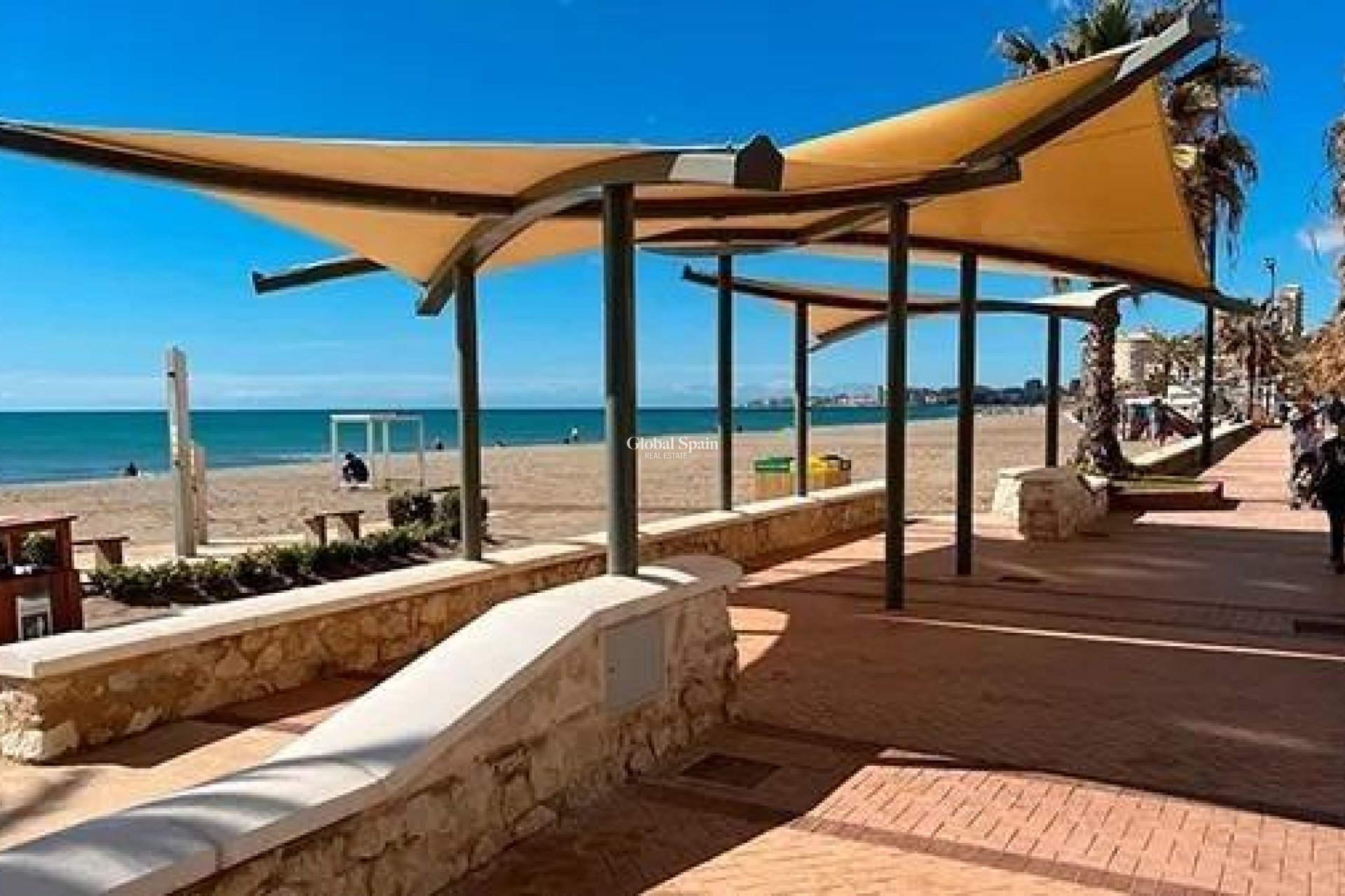 Nowo zbudowane - MIESZKANIE -
FUENGIROLA - 
