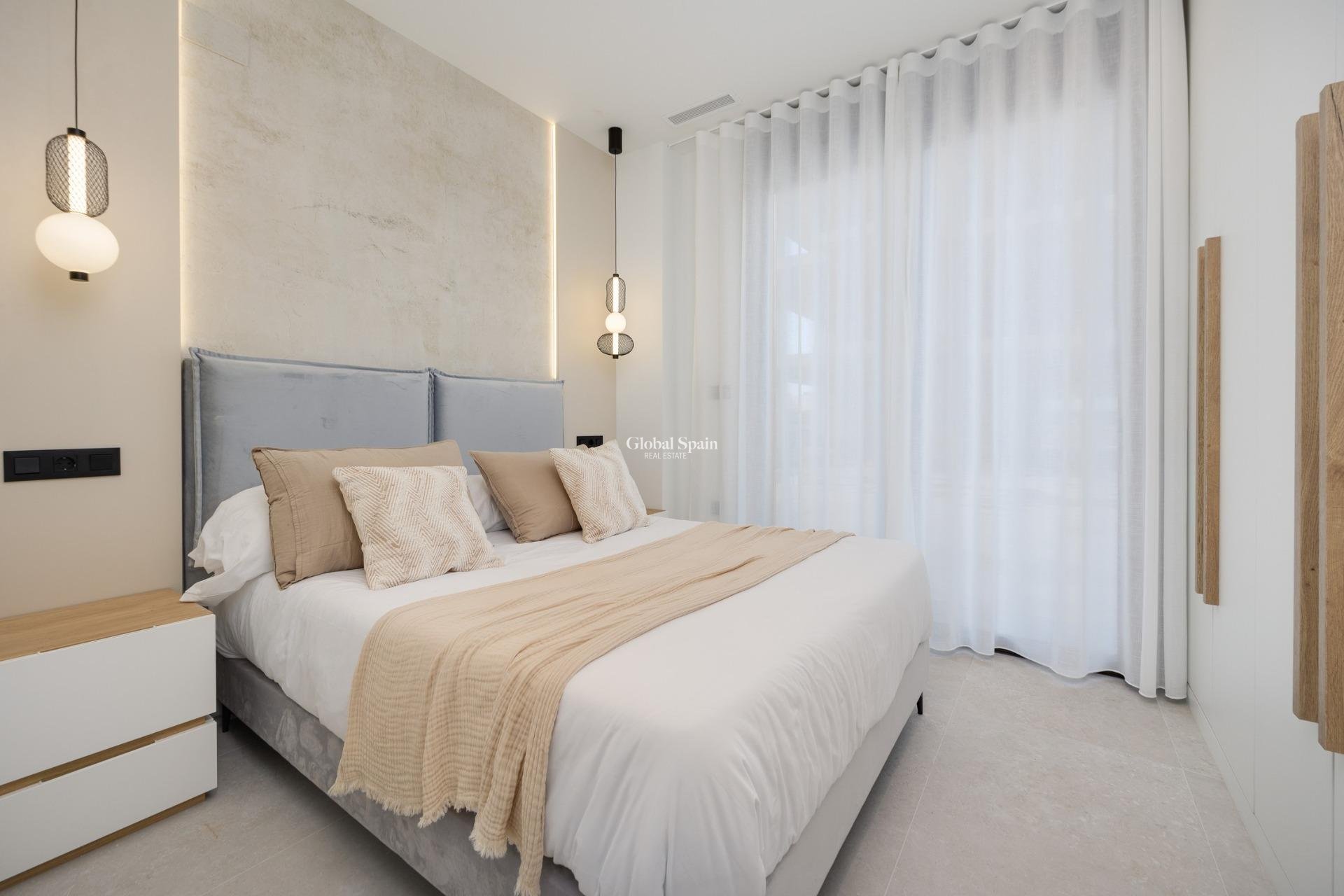 Nowo zbudowane - MIESZKANIE -
GUARDAMAR DEL SEGURA - Avda del Puerto