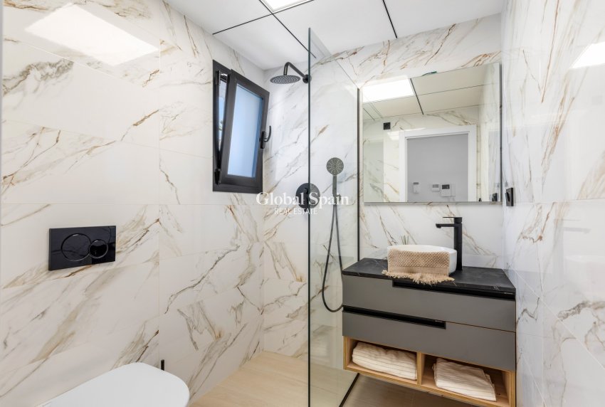 Nowo zbudowane - MIESZKANIE -
GUARDAMAR DEL SEGURA - EL RASO