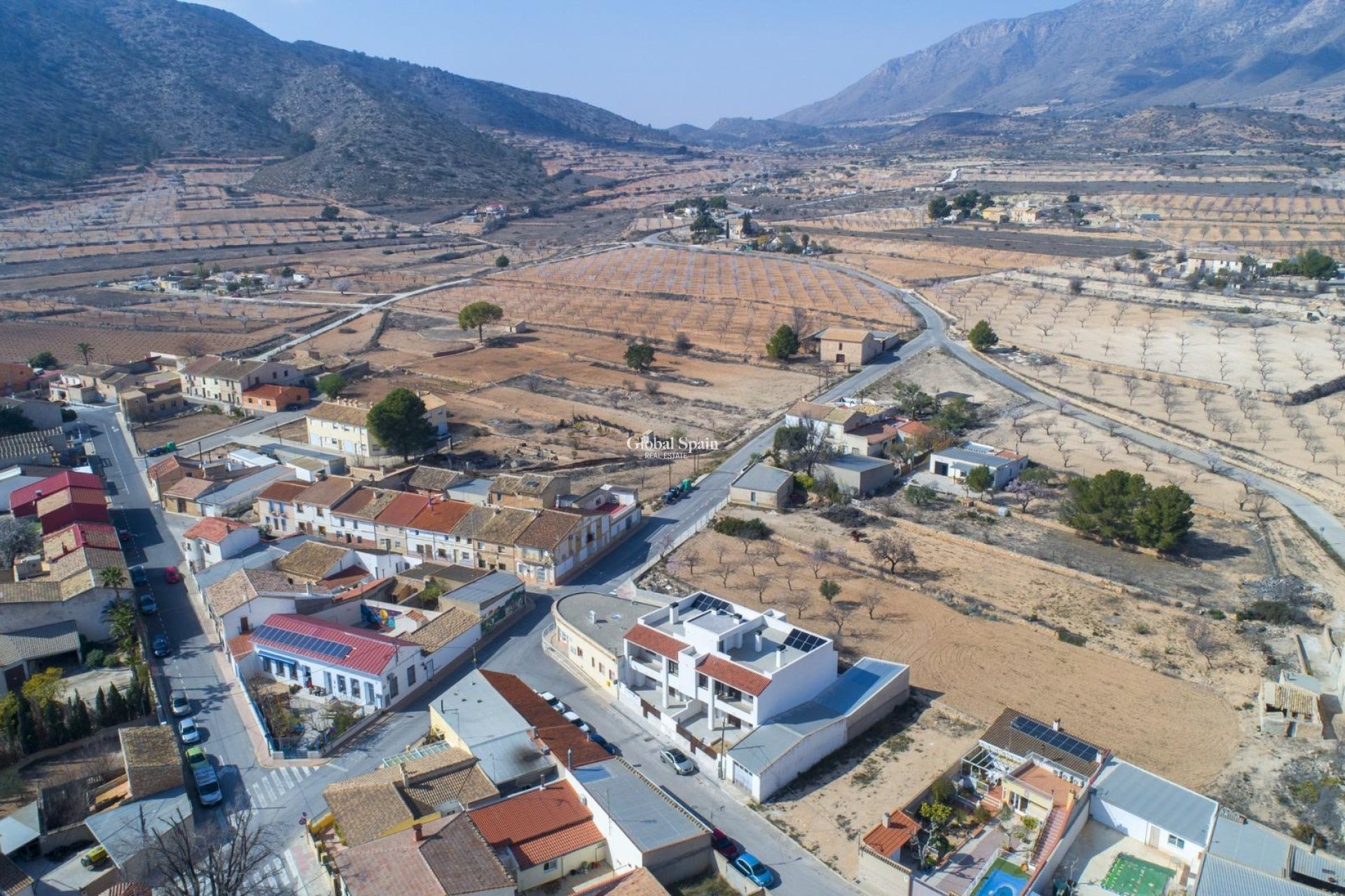Nowo zbudowane - MIESZKANIE -
HONDÓN DE LAS NIEVES - 