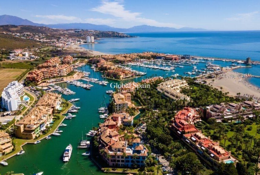 Nowo zbudowane - MIESZKANIE -
LA LÍNEA DE LA CONCEPCIÓN - Alcaidesa