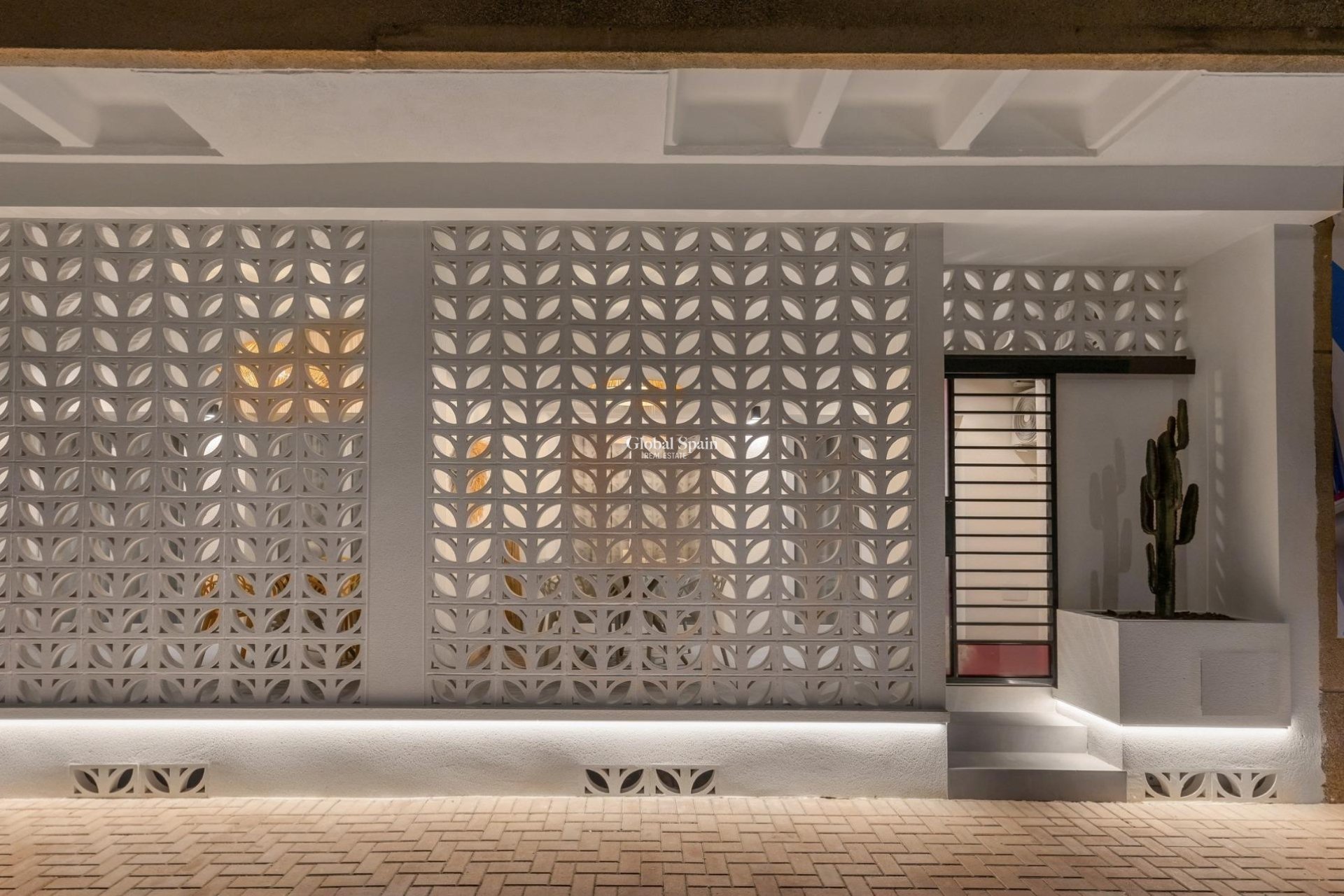 Nowo zbudowane - MIESZKANIE -
TORREVIEJA - Playa Los Naufragos