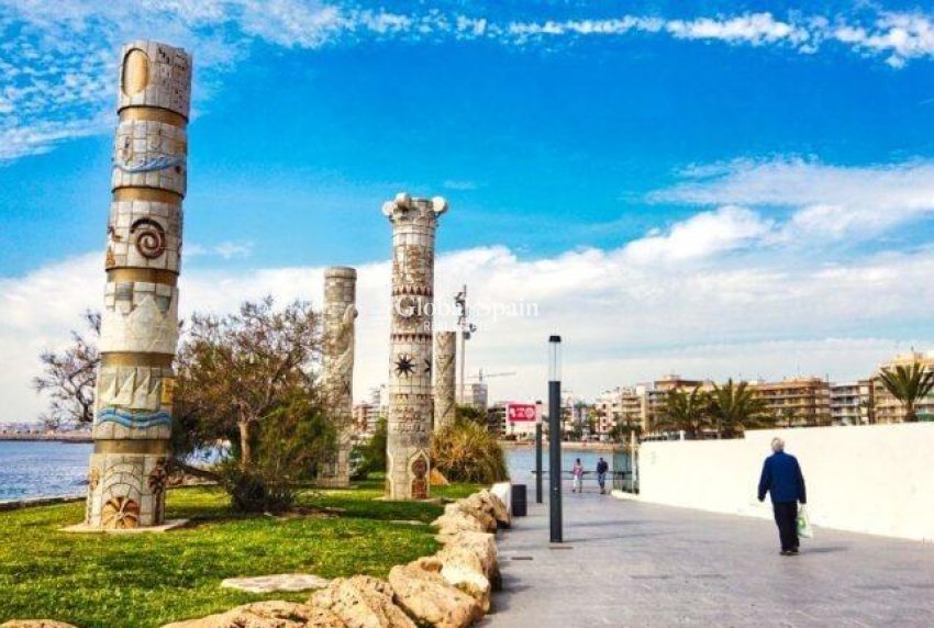 Nowo zbudowane - MIESZKANIE -
TORREVIEJA - 