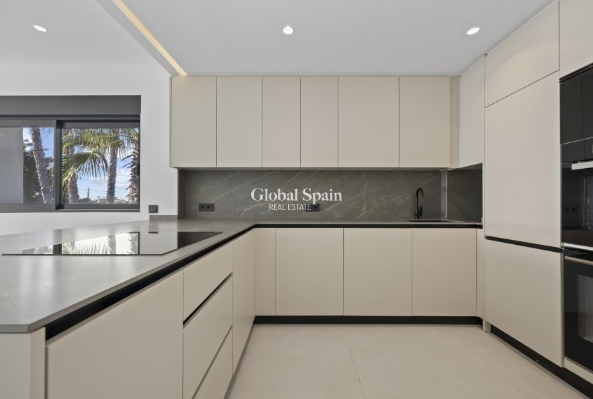 Nowo zbudowane - PENTHOUSE -
ESTEPONA - 