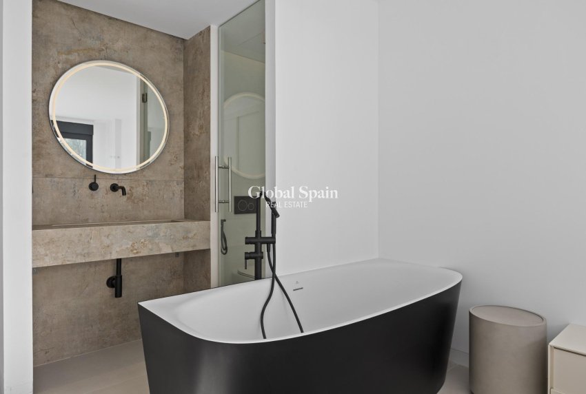 Nowo zbudowane - PENTHOUSE -
ESTEPONA - 