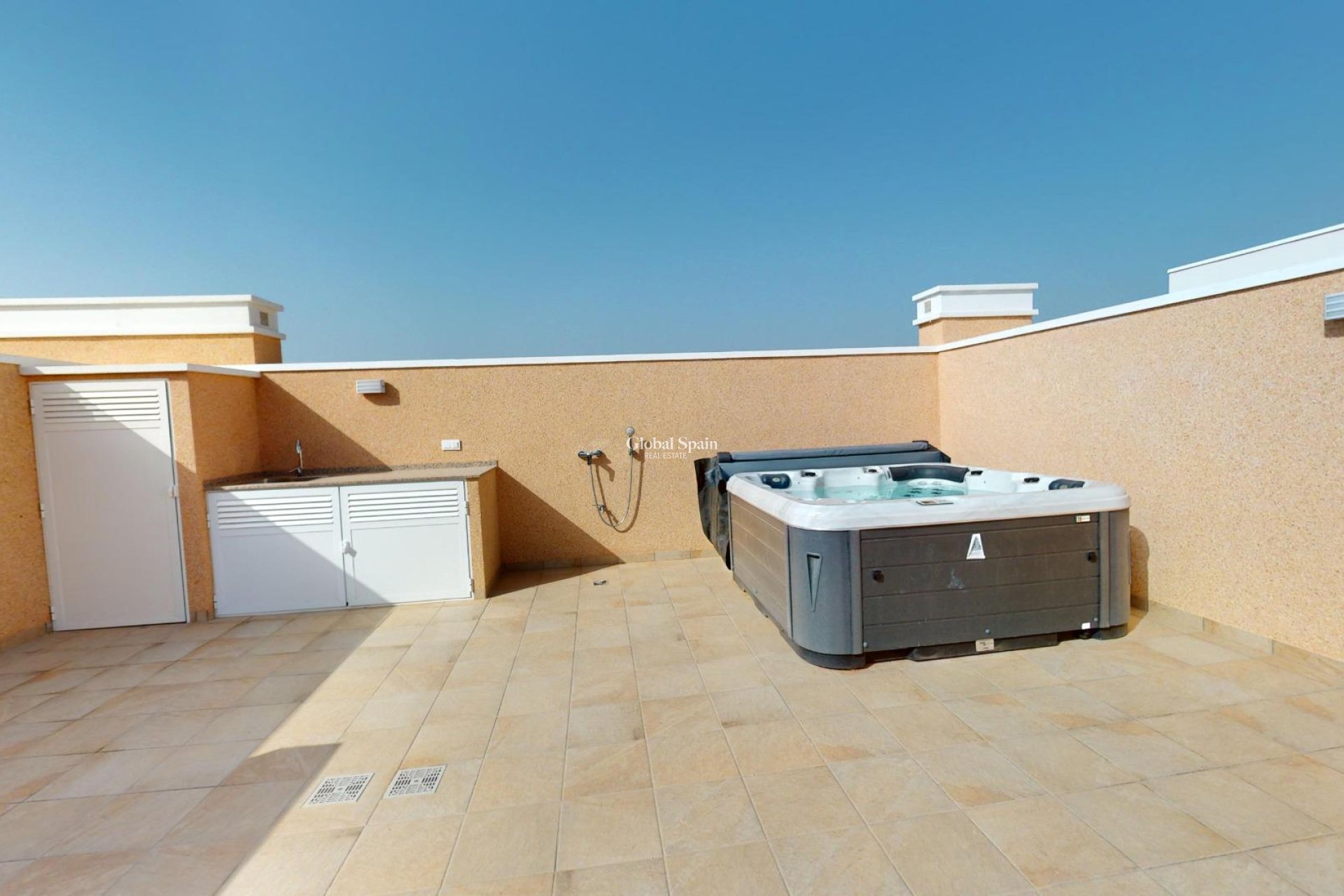 Nowo zbudowane - PENTHOUSE -
GUARDAMAR DEL SEGURA - EL RASO