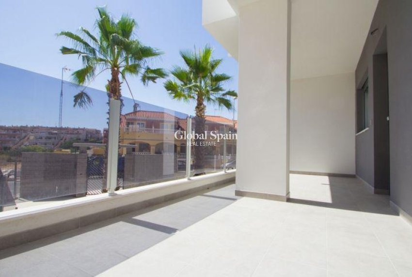 Nowo zbudowane - PENTHOUSE -
ORIHUELA COSTA - Las Filipinas
