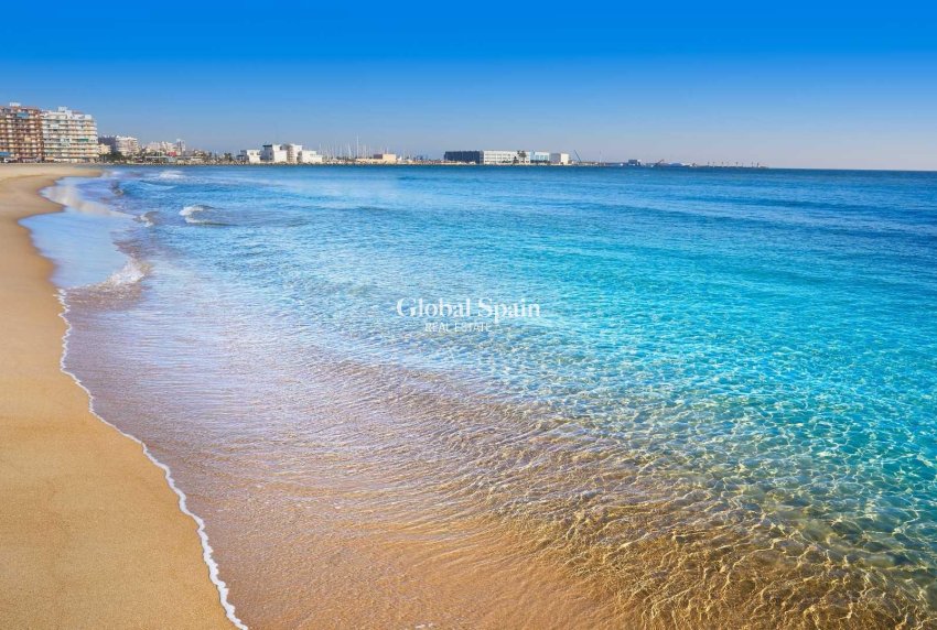 Nowo zbudowane - PENTHOUSE -
SANTA POLA - 