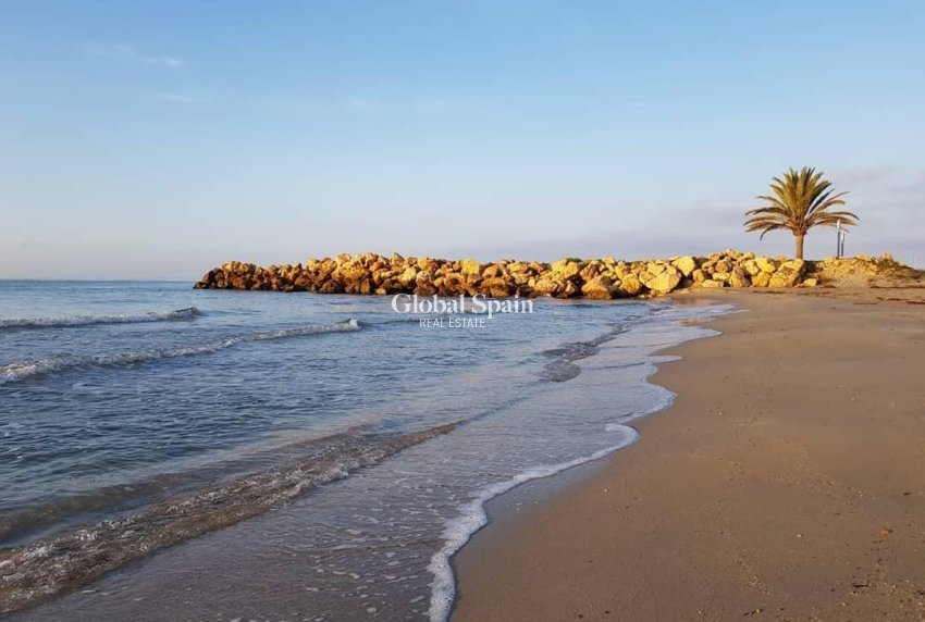 Nowo zbudowane - PENTHOUSE -
SANTA POLA - 