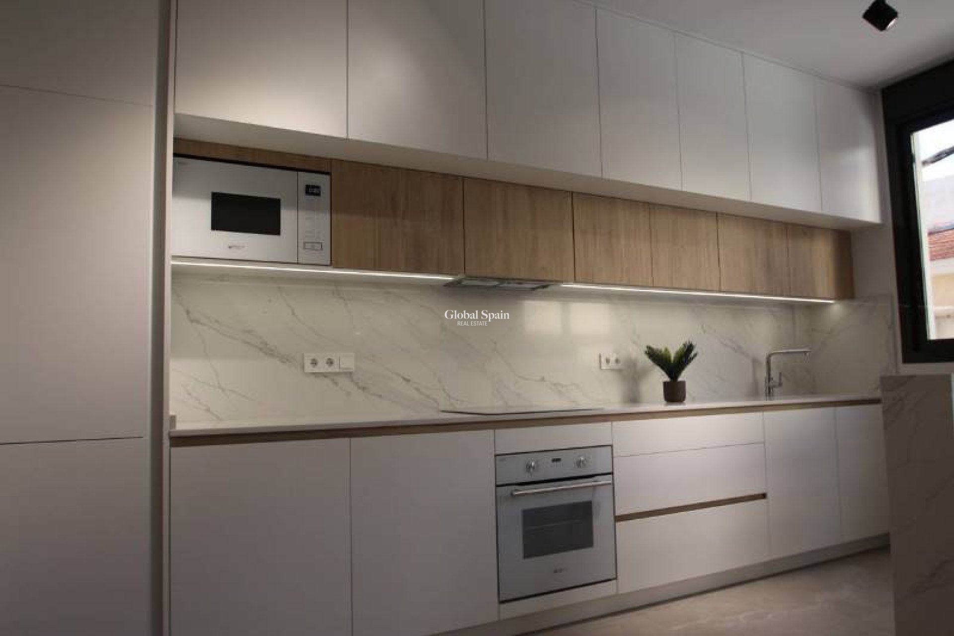 Nowo zbudowane - PENTHOUSE -
TORREVIEJA - Cerca Playa del Cura