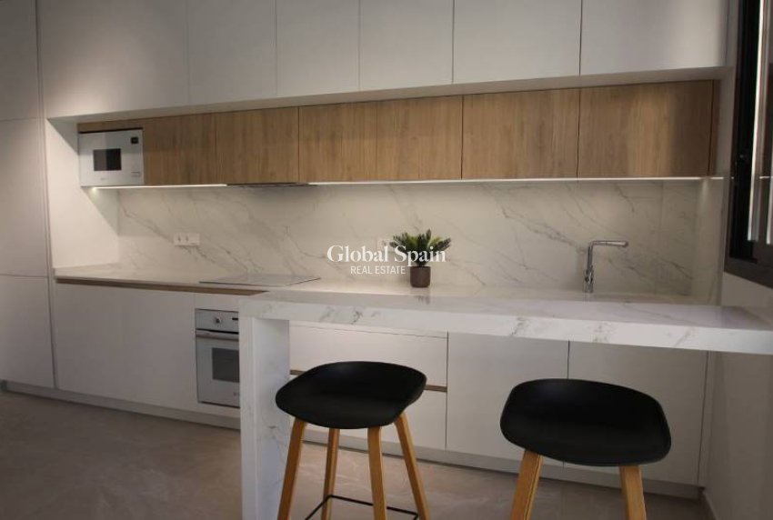 Nowo zbudowane - PENTHOUSE -
TORREVIEJA - Cerca Playa del Cura