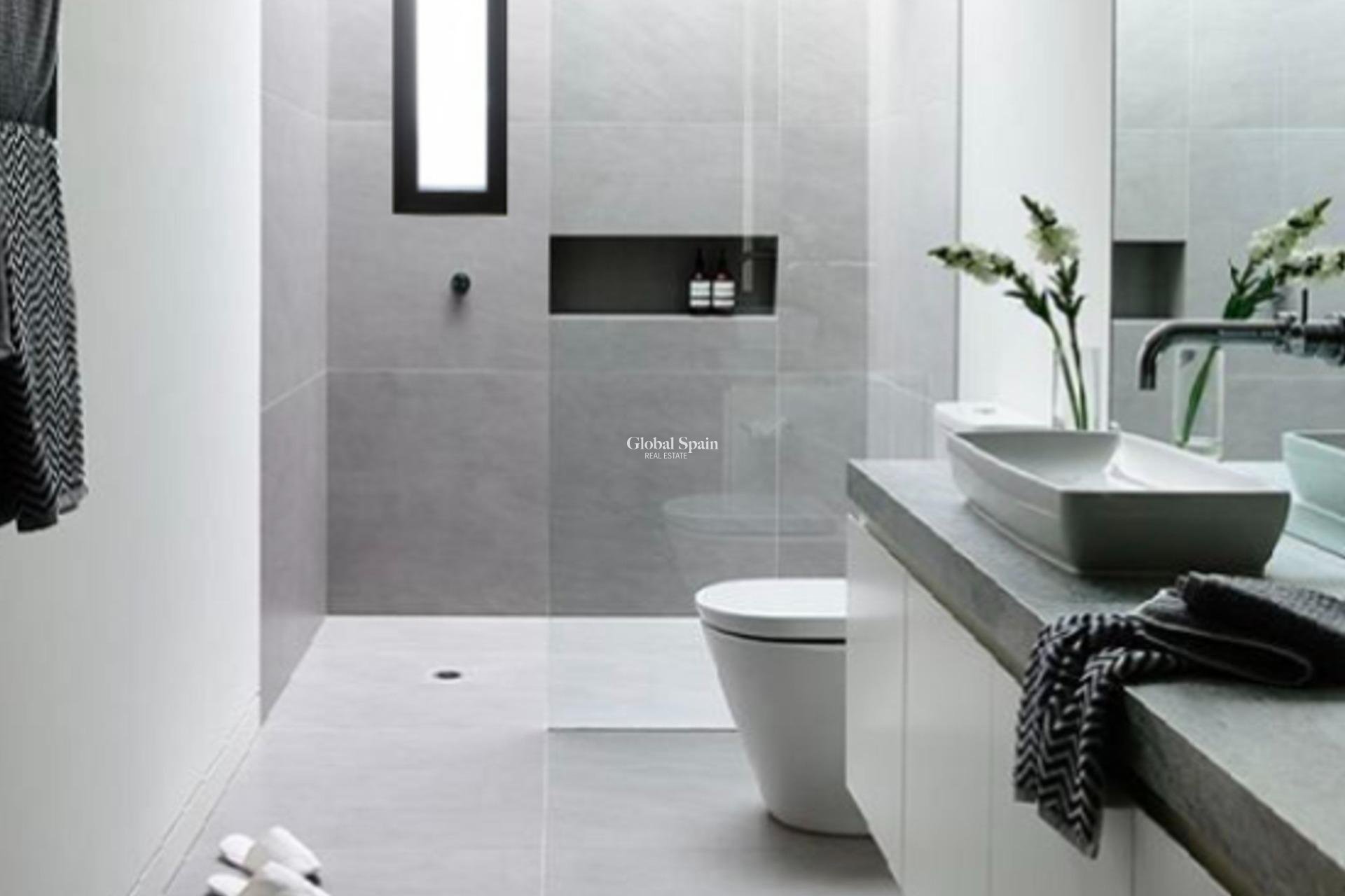 Nowo zbudowane - PENTHOUSE -
TORREVIEJA - 