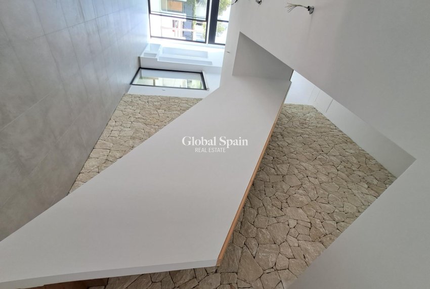 Nowo zbudowane - WILLA  -
ALFAZ DEL PI - 