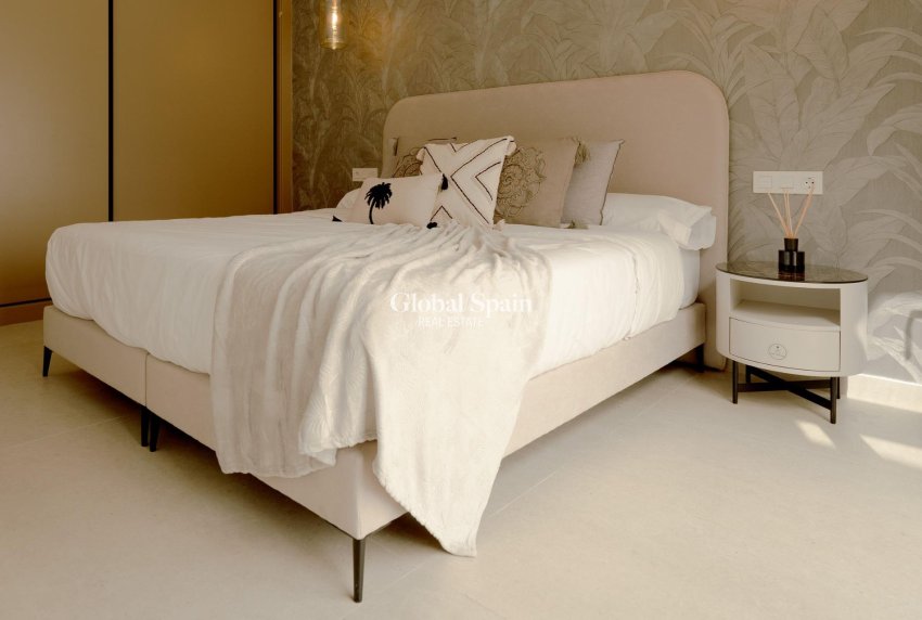 Nowo zbudowane - Willa -
ALMORADÍ