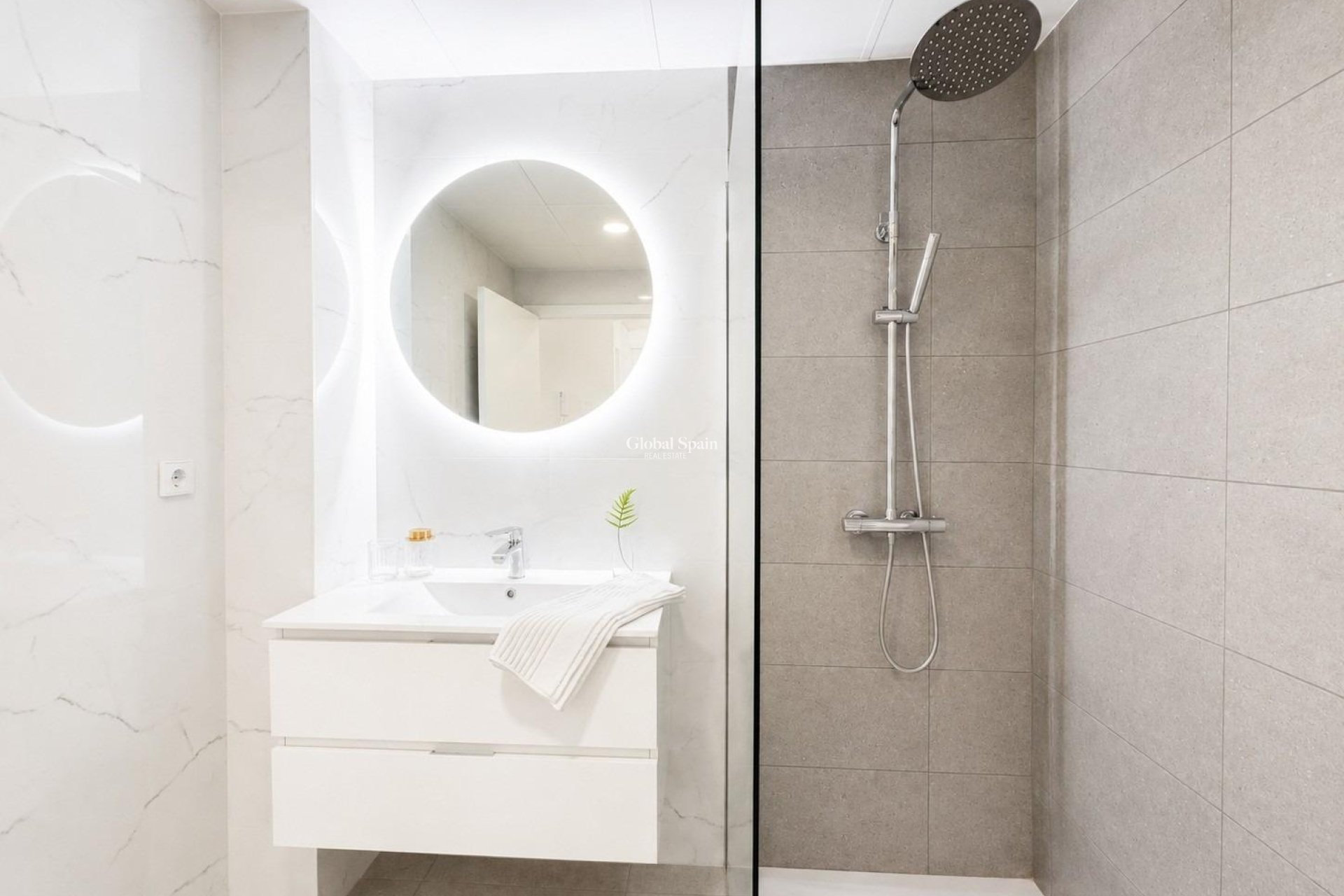 Nowo zbudowane - WILLA  -
BAÑOS Y MENDIGO - 