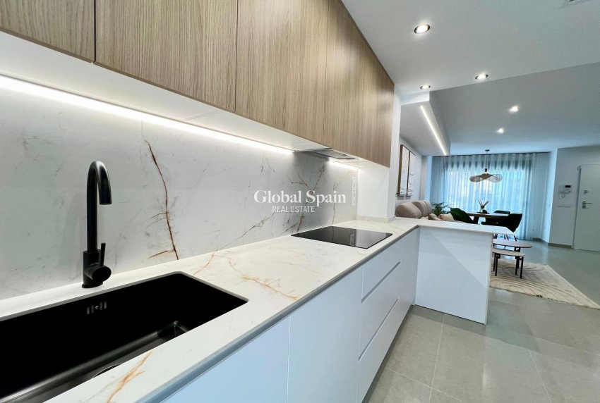 Nowo zbudowane - WILLA  -
BENFERRI - Benfis Park