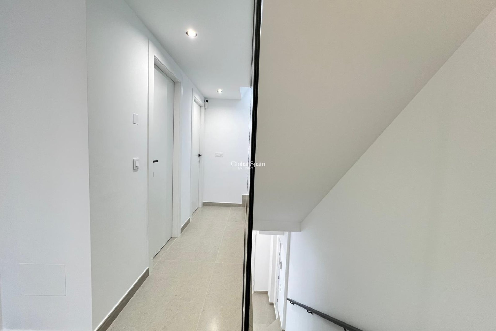 Nowo zbudowane - WILLA  -
BENFERRI - Benfis Park