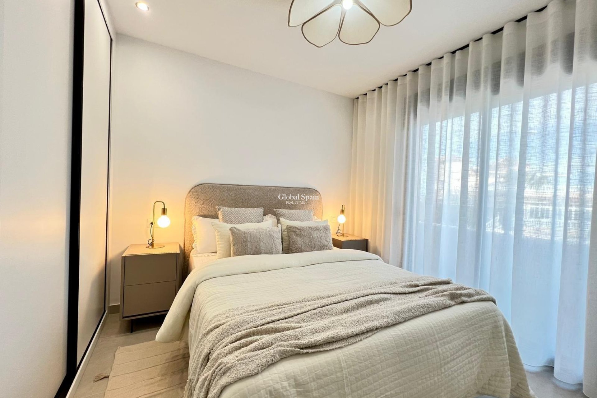 Nowo zbudowane - WILLA  -
BENFERRI - Benfis Park