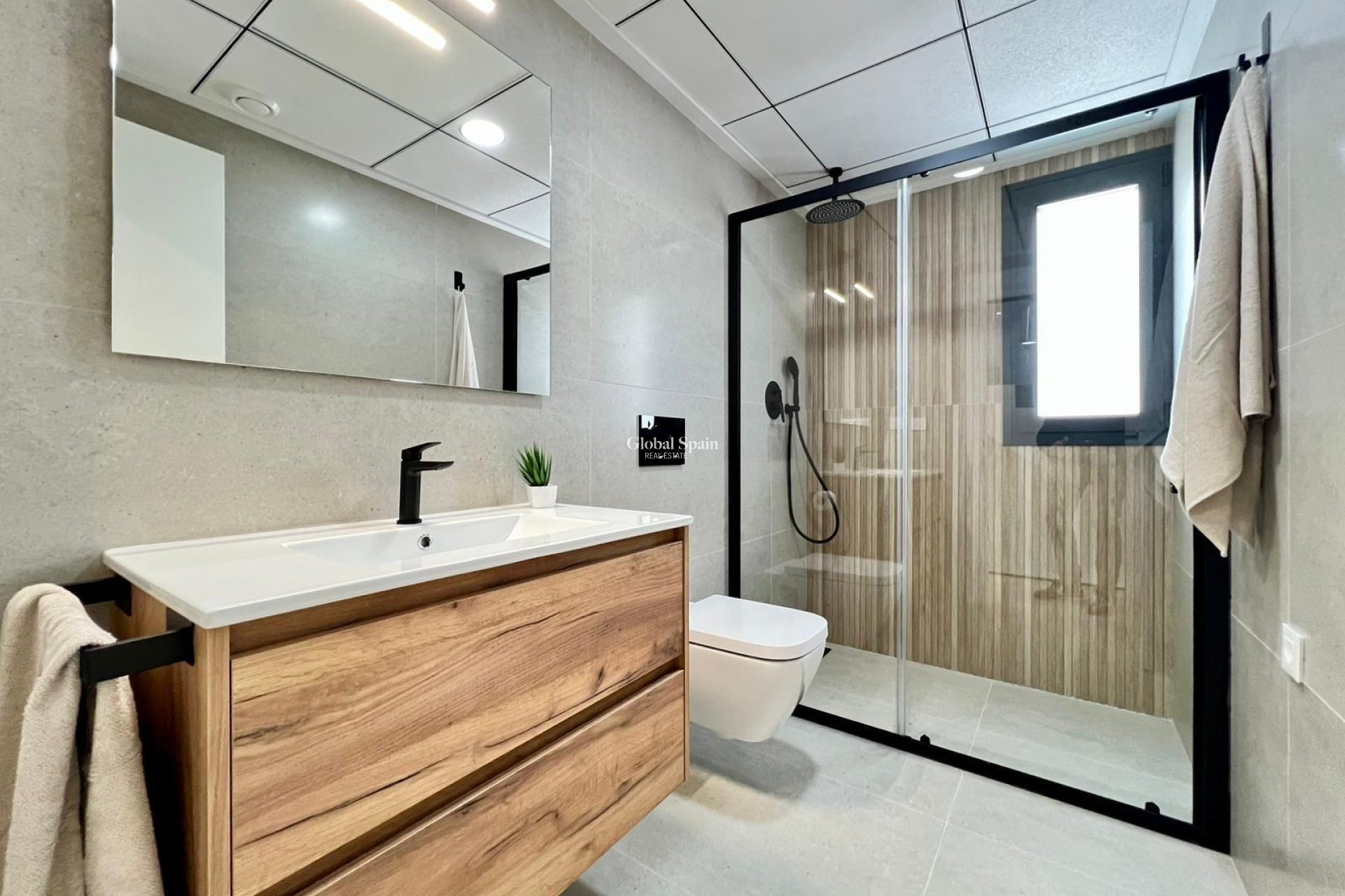 Nowo zbudowane - WILLA  -
BENFERRI - Benfis Park