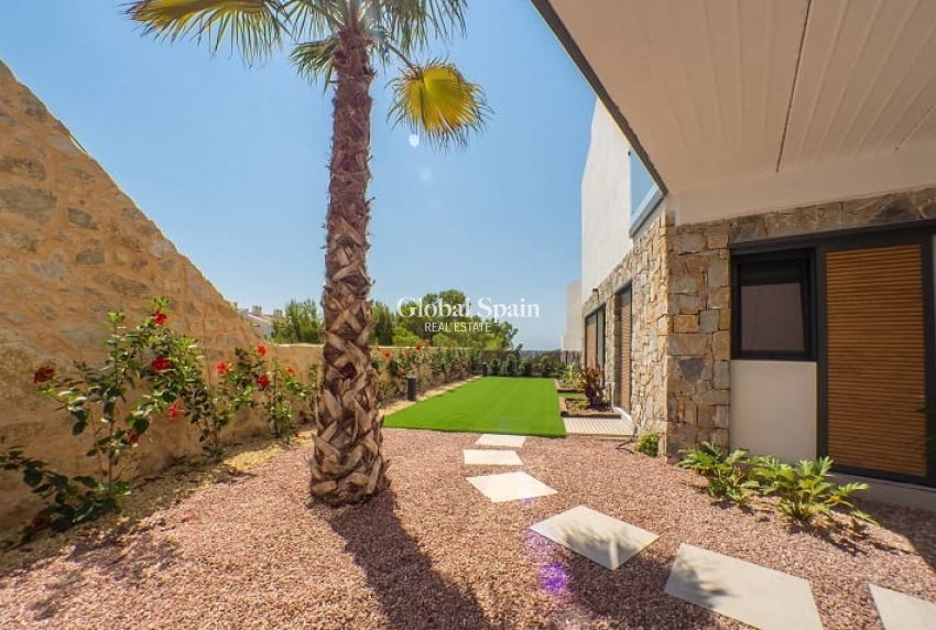 Nowo zbudowane - Willa -
BENIDORM - Alicante