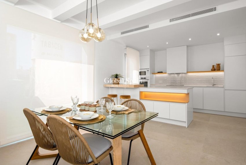 Nowo zbudowane - Willa -
BENIJÓFAR - Center