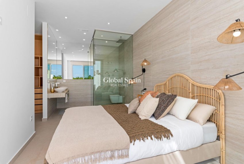 Nowo zbudowane - Willa -
BENIJÓFAR - Center