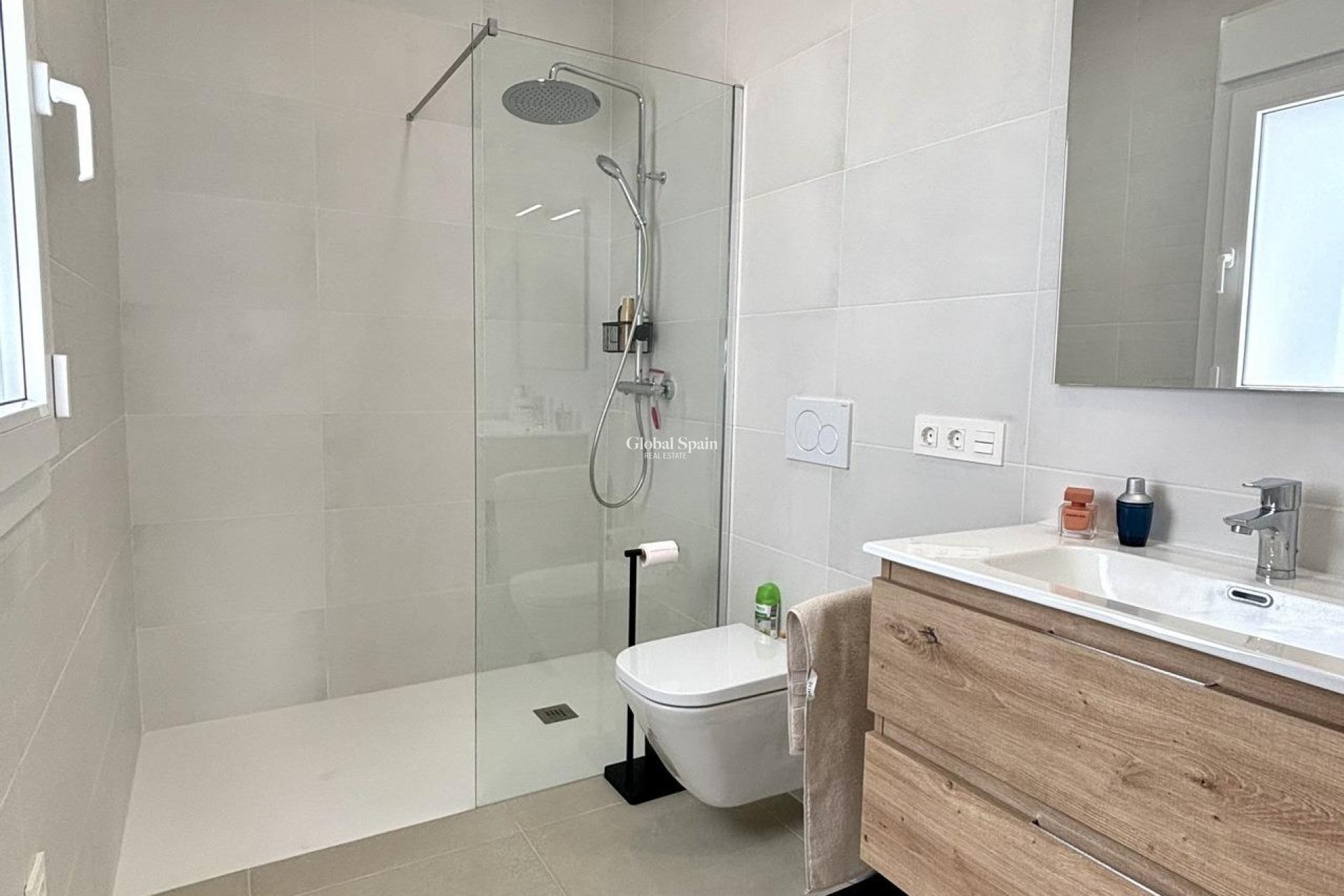 Nowo zbudowane - WILLA  -
BENIJÓFAR - Pueblo