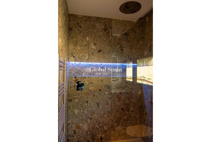 Nowo zbudowane - Willa -
Calpe - La Fustera