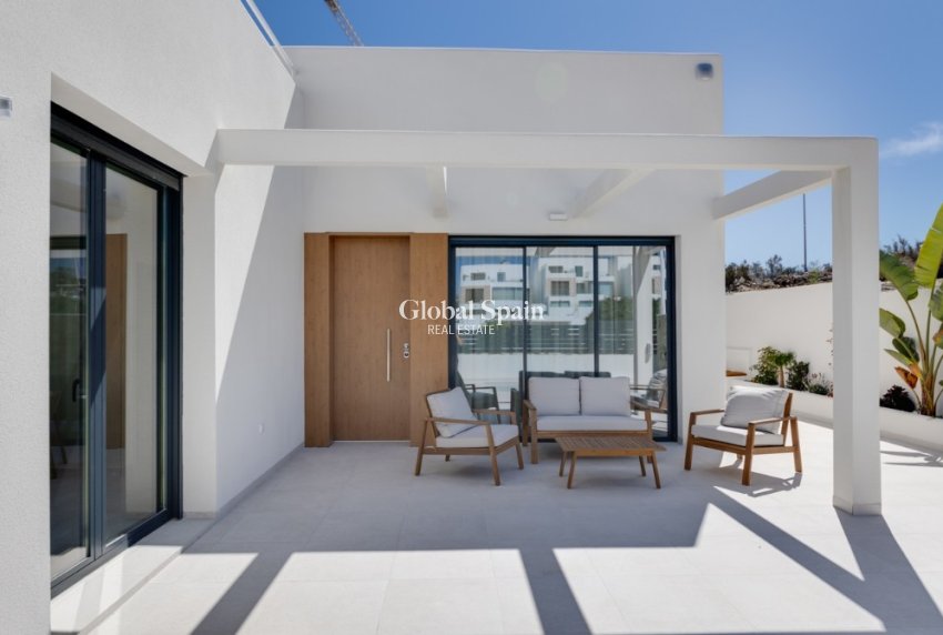 Nowo zbudowane - Willa -
CIUDAD QUESADA