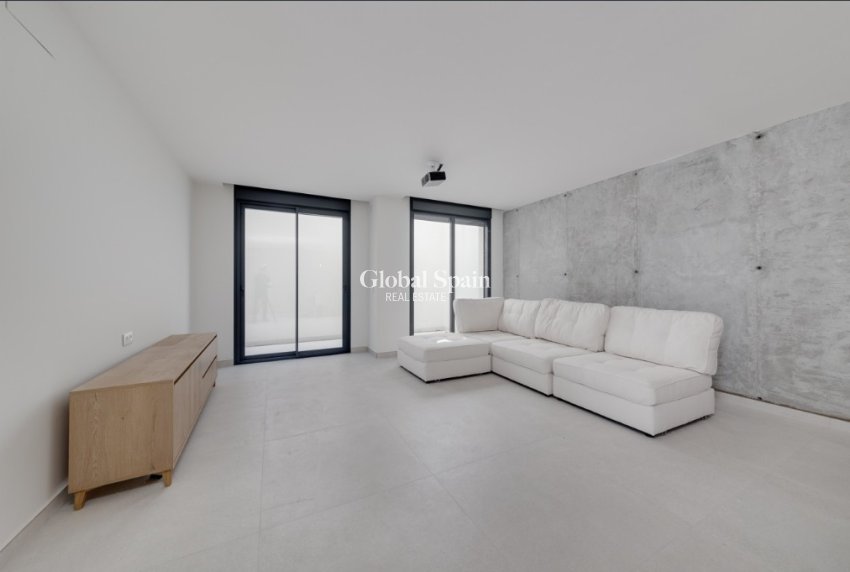 Nowo zbudowane - Willa -
CIUDAD QUESADA