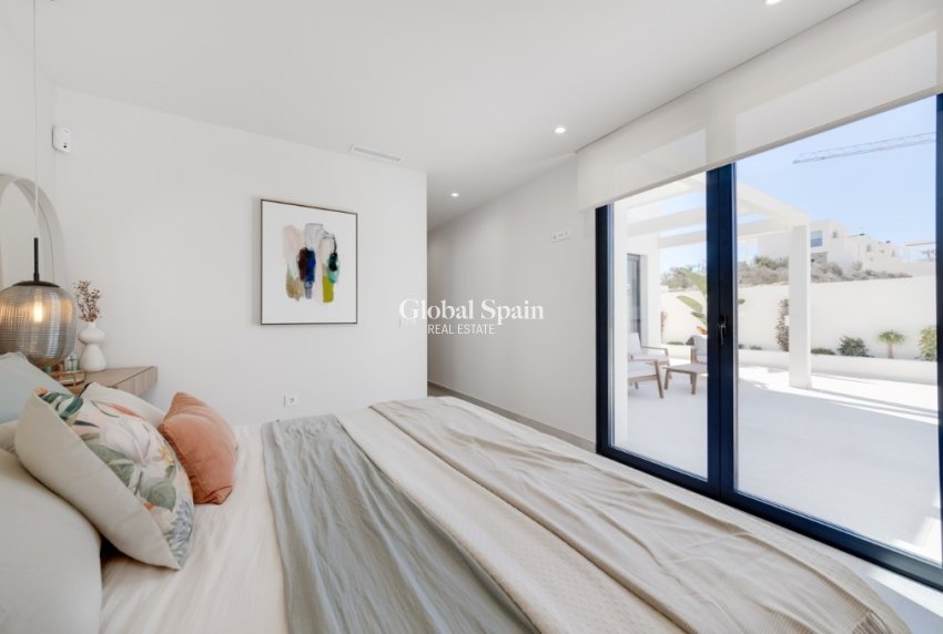 Nowo zbudowane - Willa -
CIUDAD QUESADA