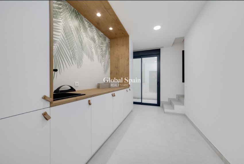 Nowo zbudowane - Willa -
CIUDAD QUESADA