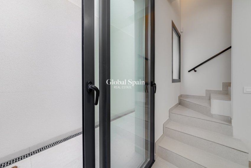 Nowo zbudowane - Willa -
CIUDAD QUESADA