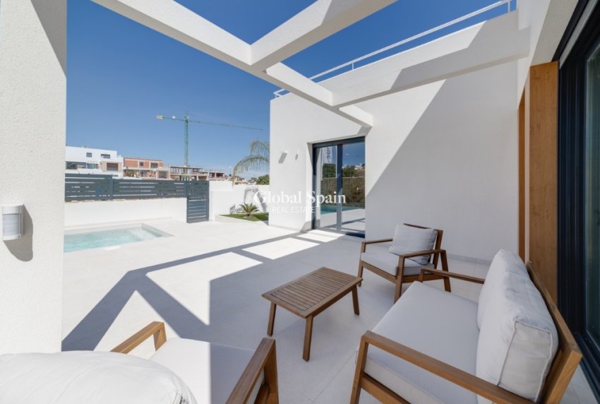 Nowo zbudowane - Willa -
CIUDAD QUESADA