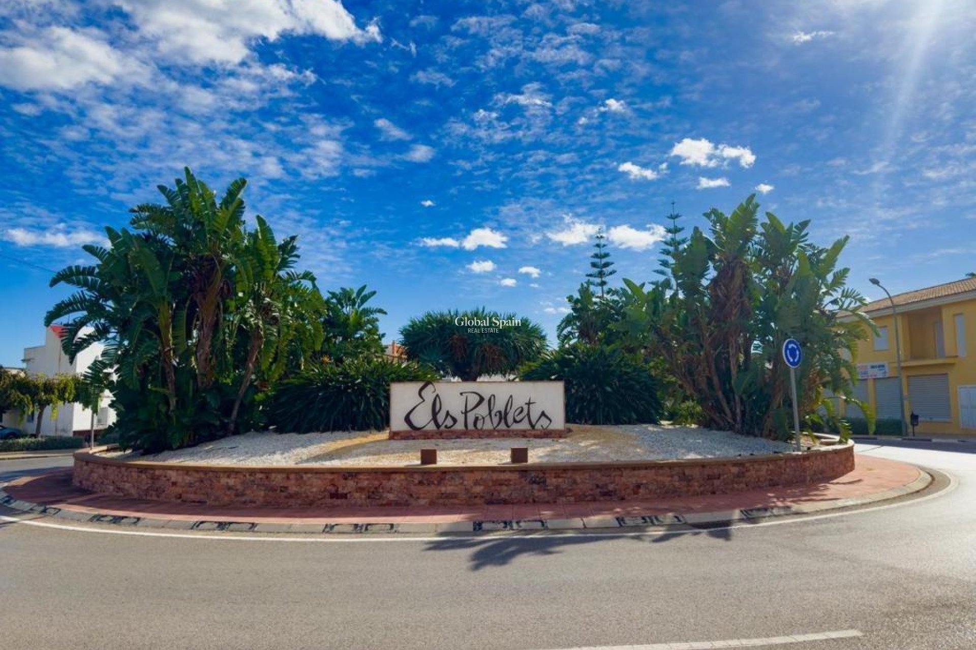 Nowo zbudowane - WILLA  -
ELCHE - 