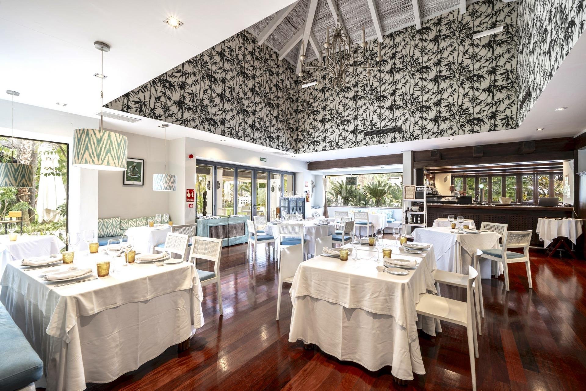 Nowo zbudowane - WILLA  -
ESTEPONA - Atalaya del Golf