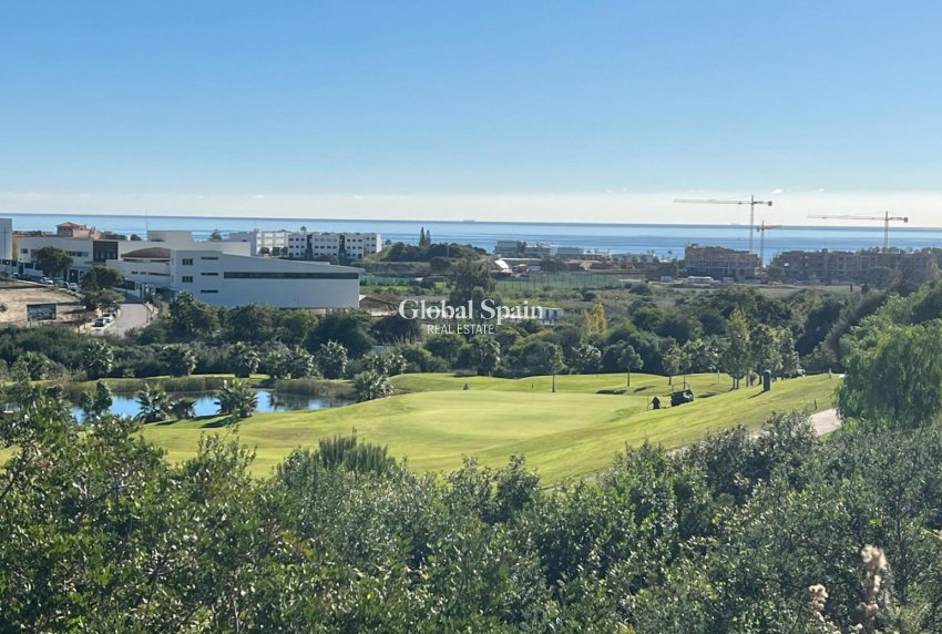 Nowo zbudowane - WILLA  -
ESTEPONA - Azata Golf