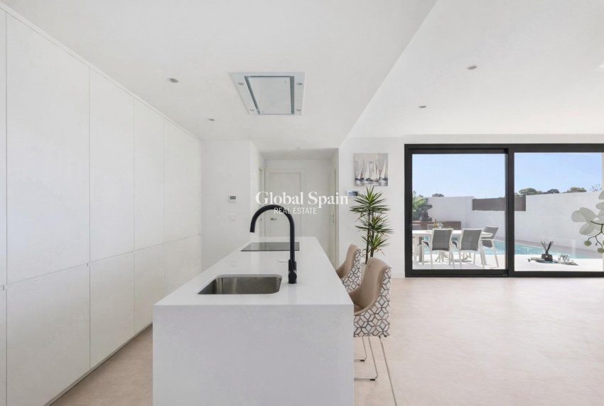 Nowo zbudowane - WILLA  -
LOS ALCÁZARES